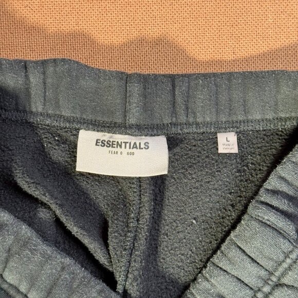 Essentials Shorts Fear of God SS20 | Black | Size Large - Picture 3 of 4
